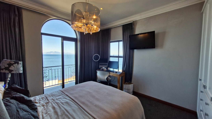 To Let 3 Bedroom Property for Rent in Cairnside Western Cape